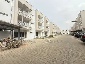4bdrm Townhouse / Terrace in Utako for rent