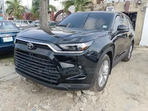 Toyota Highlander 2024 Black