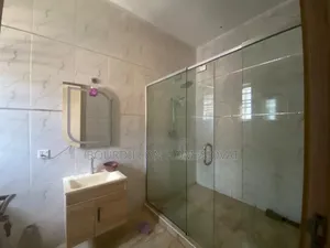 4bdrm Duplex in Harris Drive By Vgc for rent