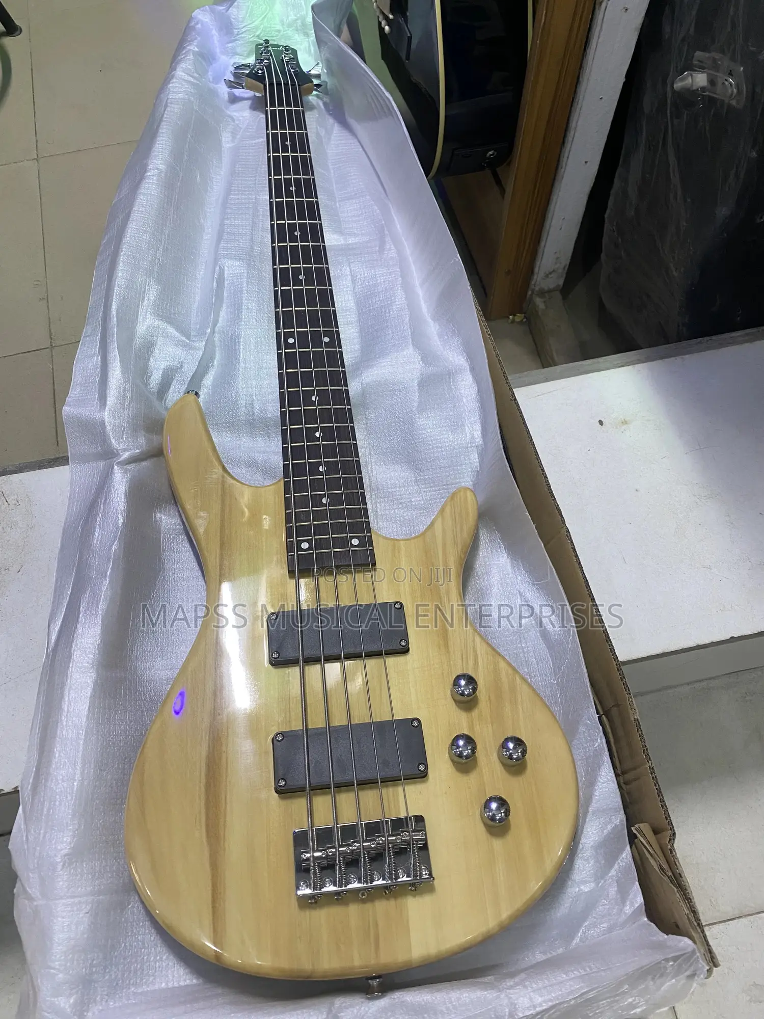 Fender Five Strings Passive Bass Guitar