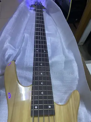 Fender Five Strings Passive Bass Guitar