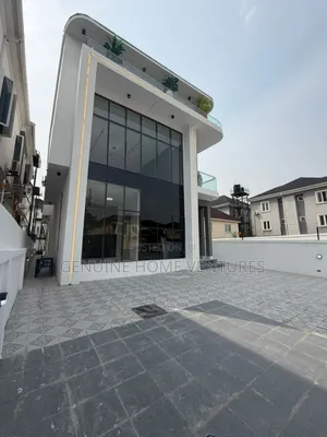5bdrm Duplex in Chevron for sale