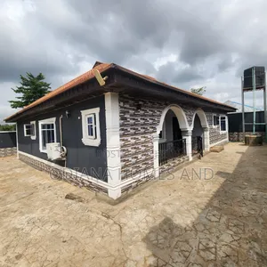 3bdrm Bungalow in Ayedarade, Omi Adio, Ibadan for sale
