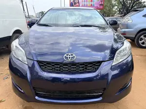 Toyota Matrix Hatchback FWD (1.8L 4cyl 5M) 2010 Blue