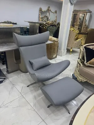 Executive Leather Relaxing Swivel Chair With Footrest