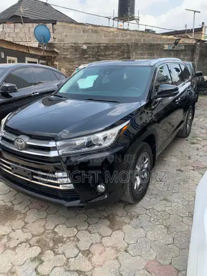 Toyota Highlander Limited Platinum 4x4 V6 (3.5L 6cyl 8A) 2018 Black