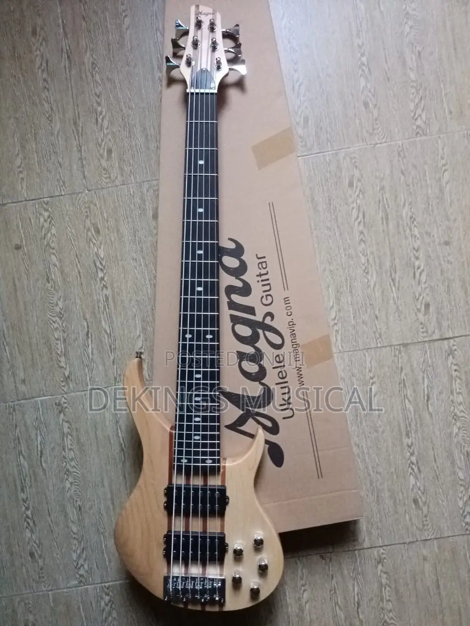 Magna 6 Strings Active Bass Guitar