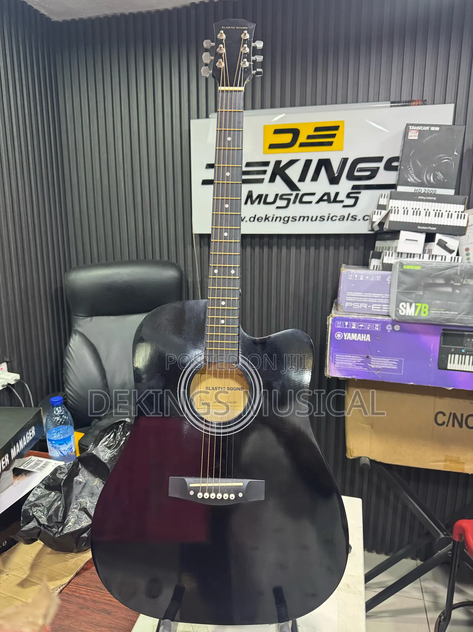 Elastic Semi Acoustic Guitar