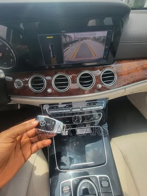 Mercedes-Benz E300 2018 Blue