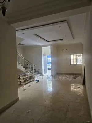 3bdrm Townhouse / Terrace in Main Jabi for rent