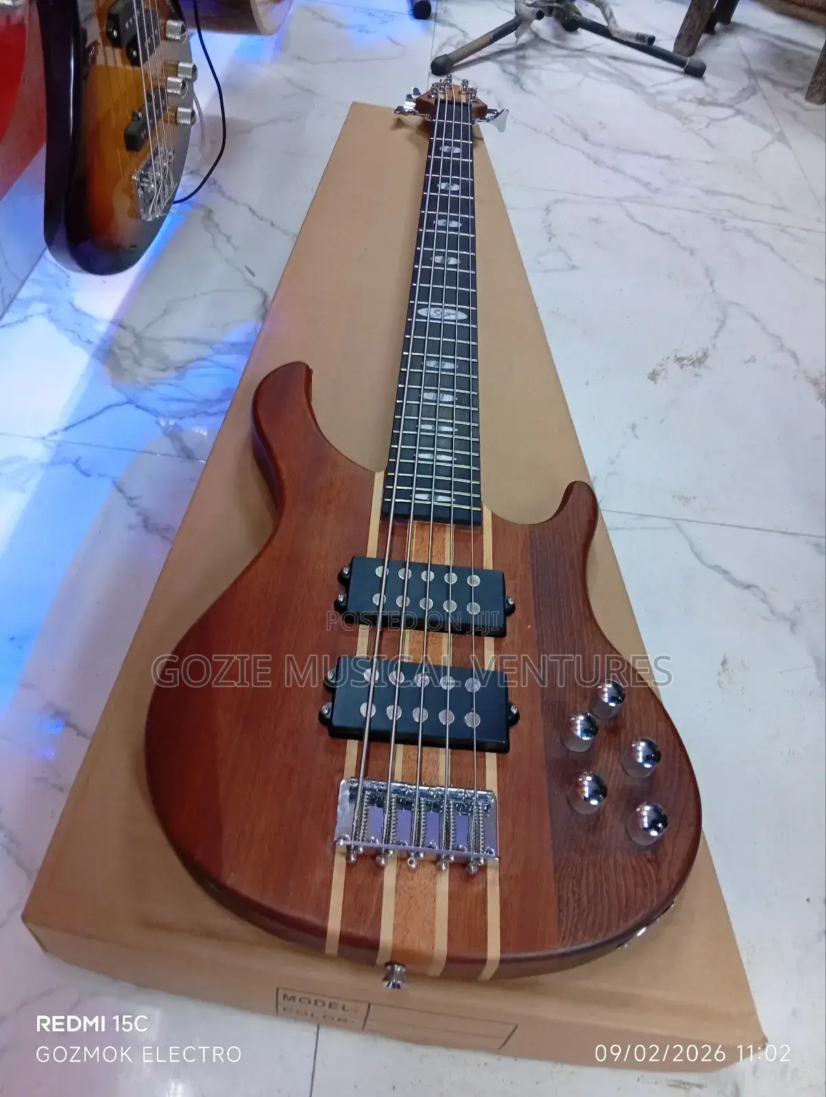 Smiger G-B50-T5 Five String Active Bass Guitar