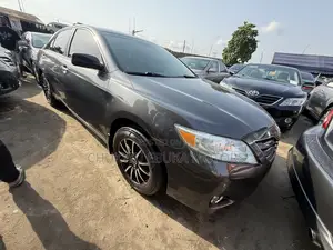 Toyota Camry LE 4dr Sedan (2.5L 4cyl 6A) 2011 Gray