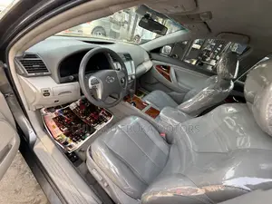 Toyota Camry LE 4dr Sedan (2.5L 4cyl 6A) 2011 Gray