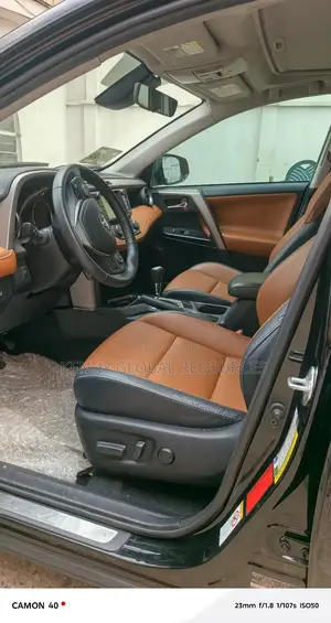 Toyota RAV4 Limited 4dr SUV (2.5L 4cyl 6A) 2018 Black
