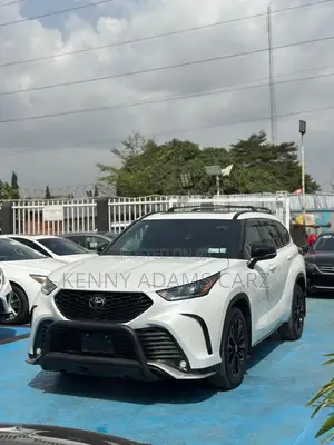 Toyota Highlander XSE AWD 2023 White
