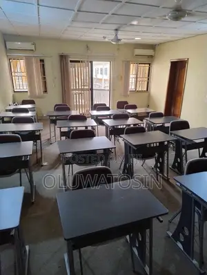 Training Room School Chairs And Desks
