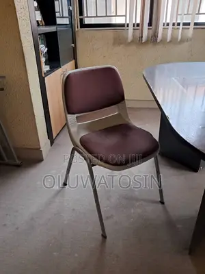 Training Room School Chairs And Desks