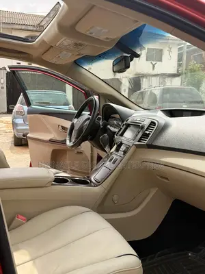 Toyota Venza 2010 Red
