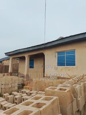 8bdrm Room & Parlour in Ojasope Ago, Olomi for sale