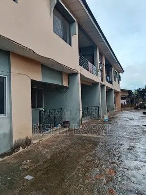 10bdrm Block of Flats in Adetunji, Apata for sale