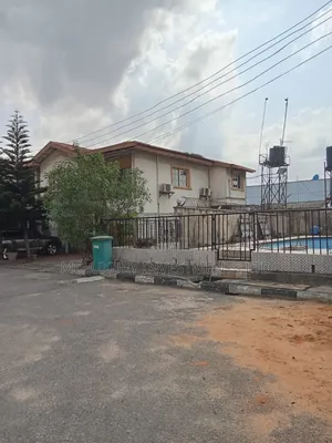 4bdrm Duplex in Ikeja for sale