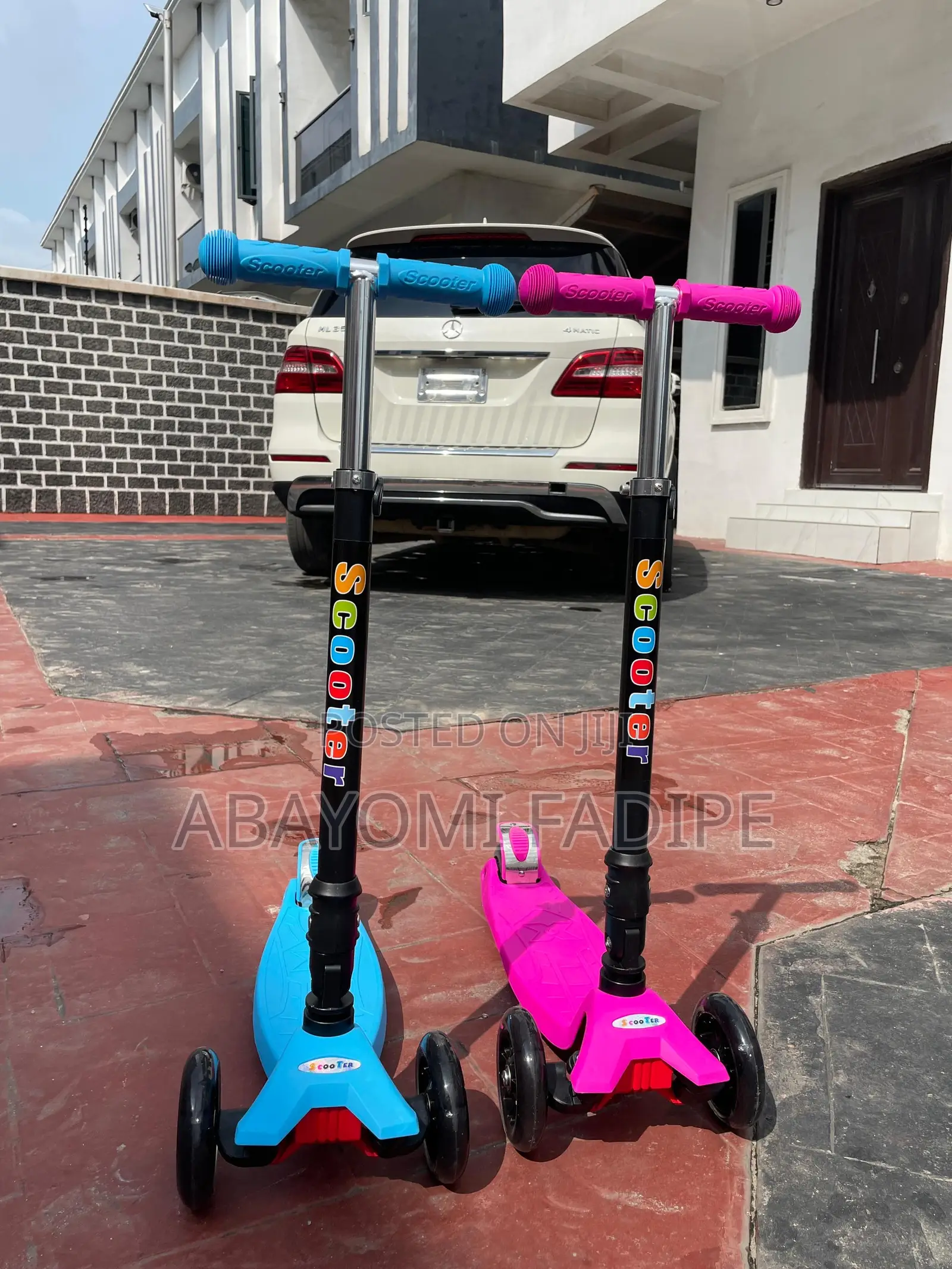 Maxi Kids Foldable Scooter