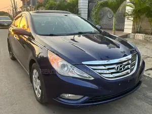 Hyundai Sonata Limited 2.0T Sedan (2.0L 4cyl 6A) 2012 Blue