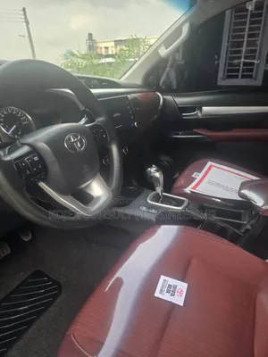 Toyota Hilux 2021 Black