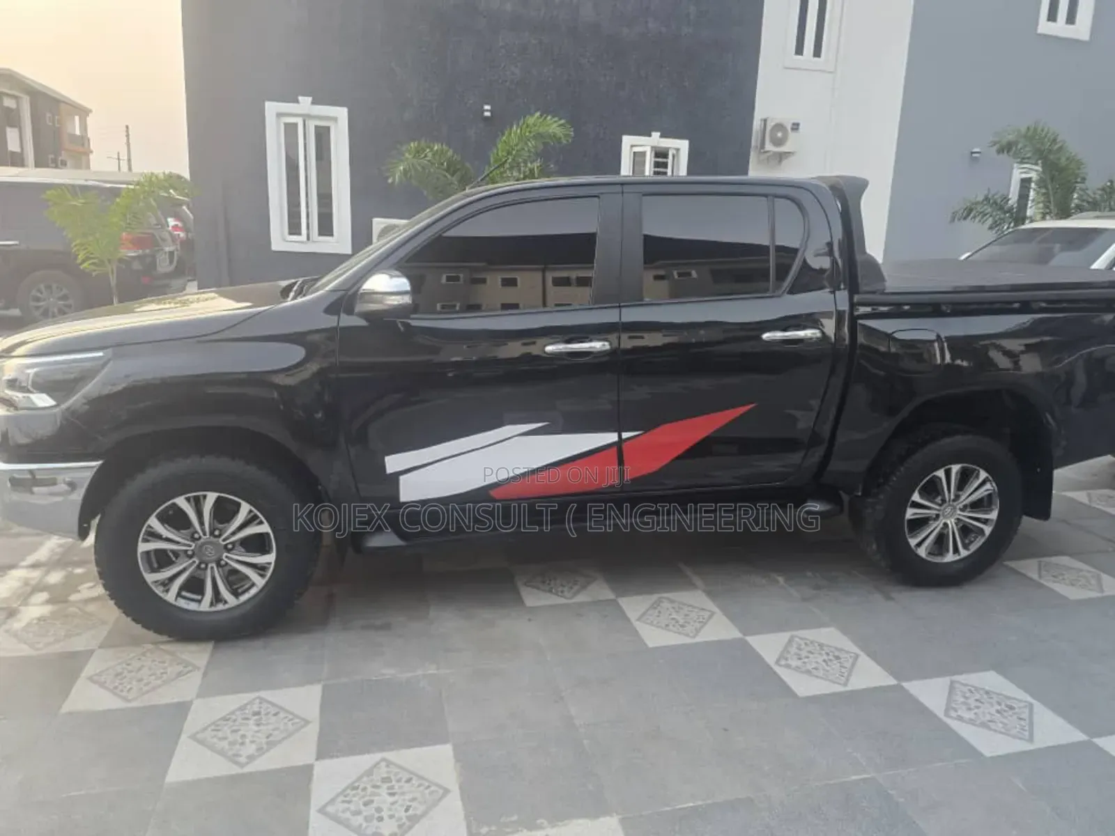 Toyota Hilux 2021 Black