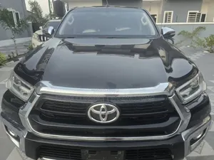 Toyota Hilux 2021 Black