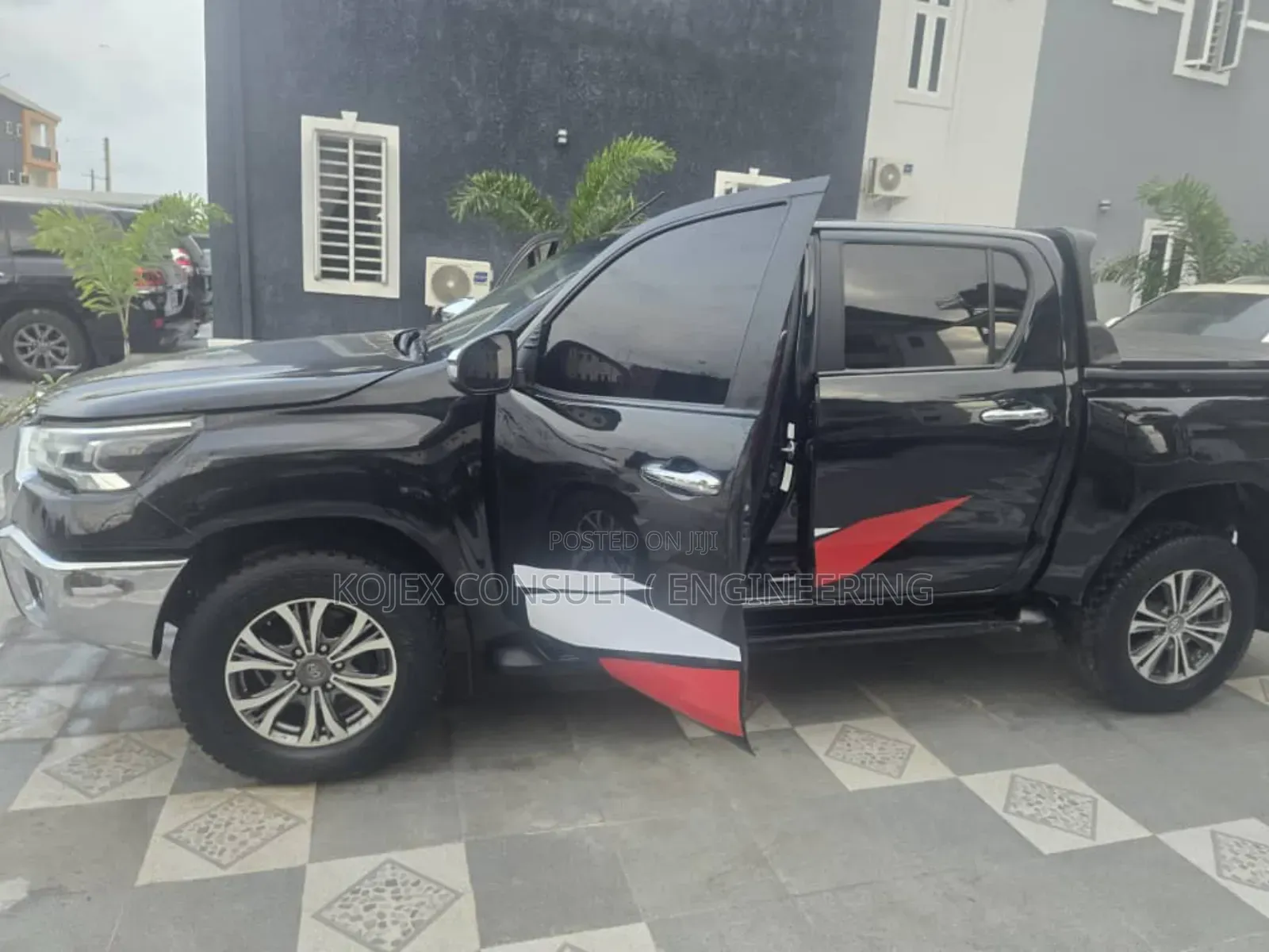 Toyota Hilux 2021 Black