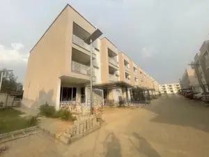 4bdrm Townhouse / Terrace in Utako for rent