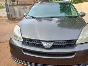 Toyota Sienna 2005 Gray