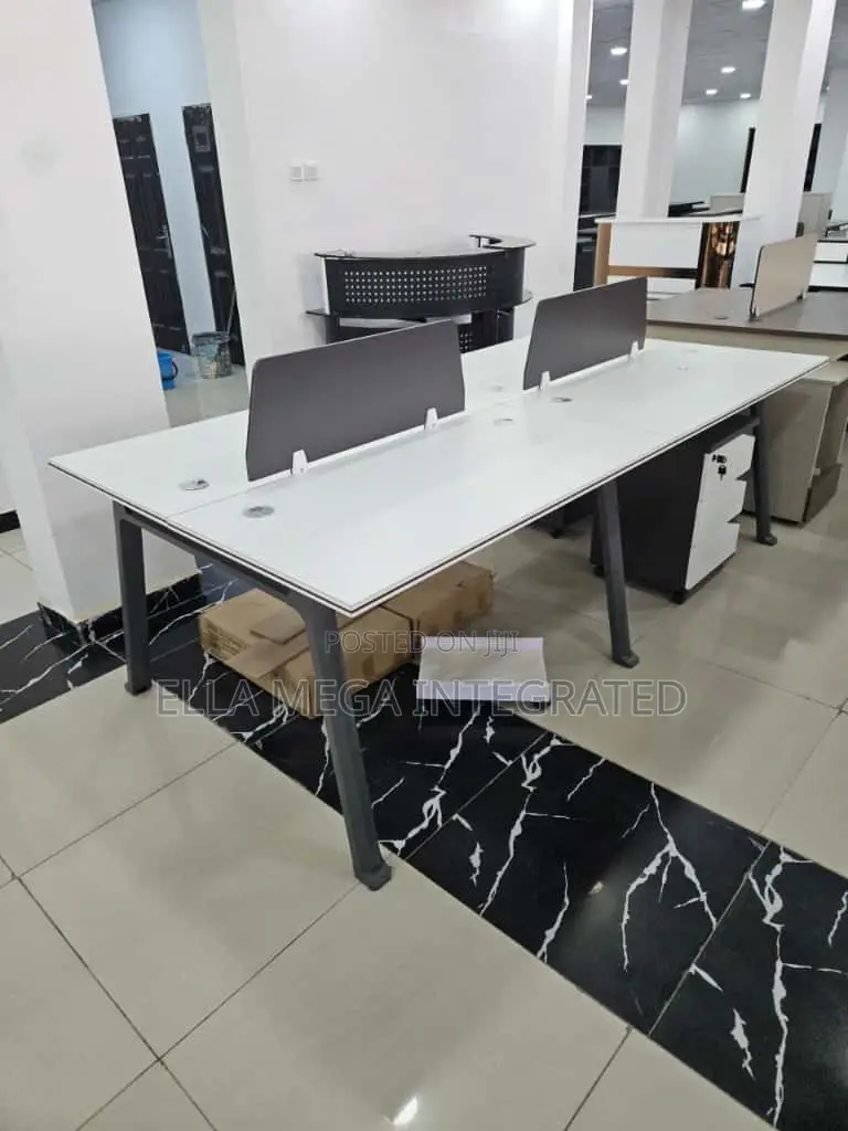 Exotic 4 Seaters Workstation