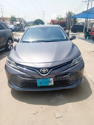 Toyota Camry 2018 Gray