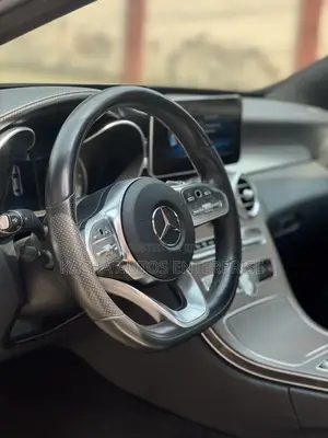 Mercedes-Benz C300 2020 Blue