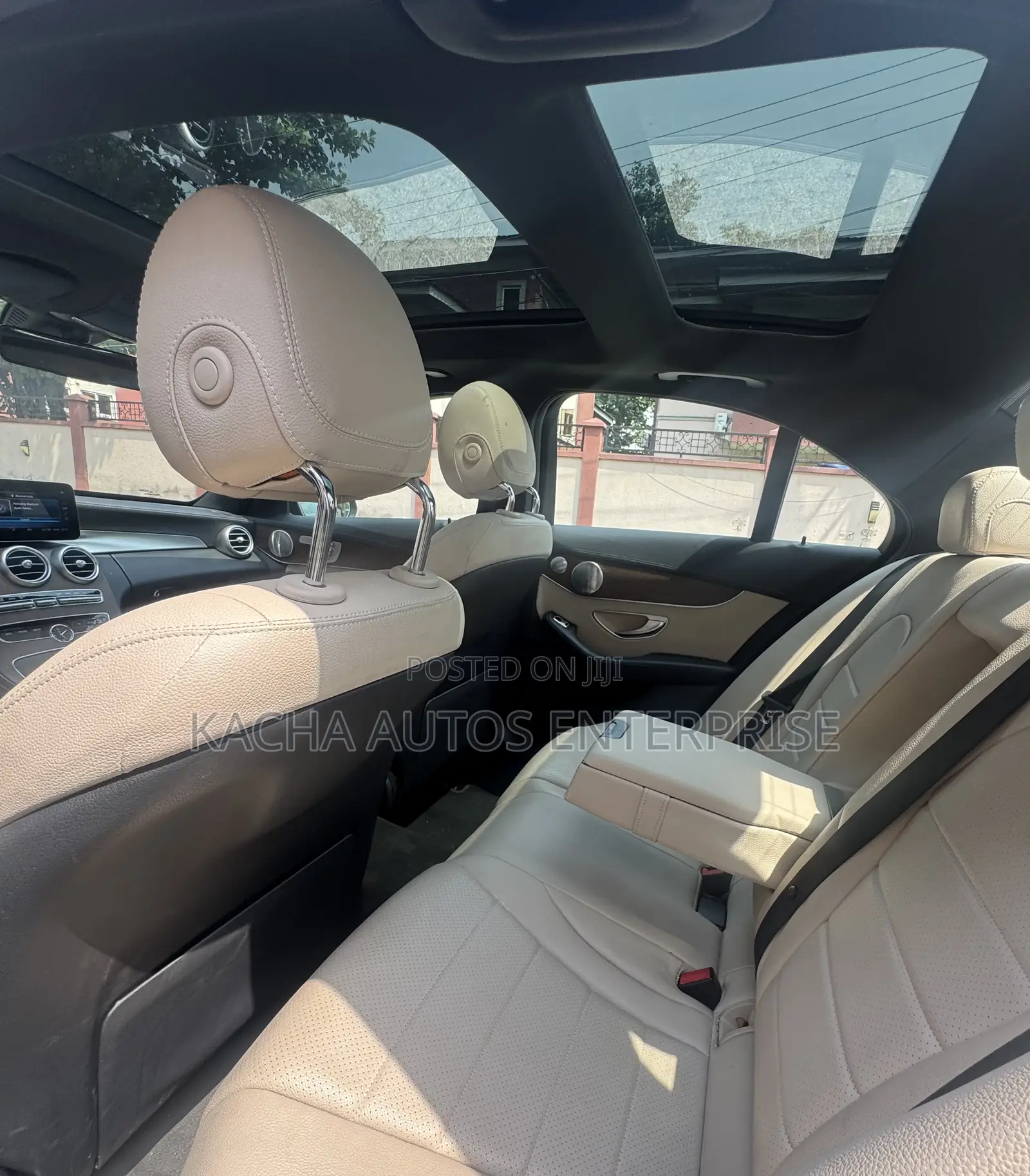 Mercedes-Benz C300 2020 Blue