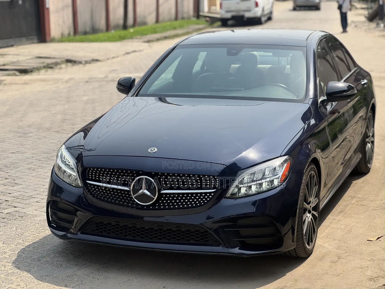Mercedes-Benz C300 2020 Blue