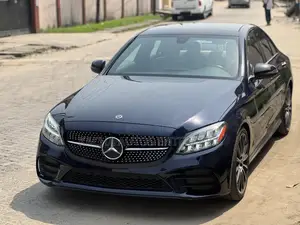 Mercedes-Benz C300 2020 Blue