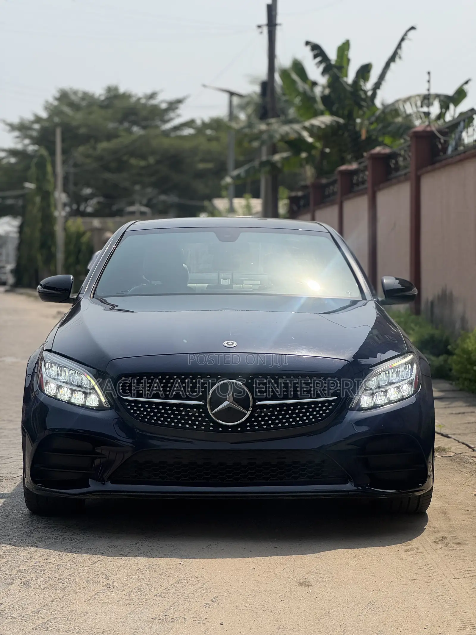 Mercedes-Benz C300 2020 Blue