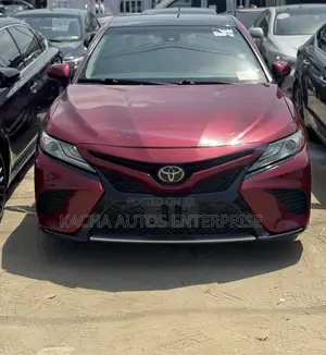 Toyota Camry XSE FWD (2.5L 4cyl 8AM) 2018 Red
