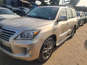 Lexus LX 570 AWD 2017 Gold