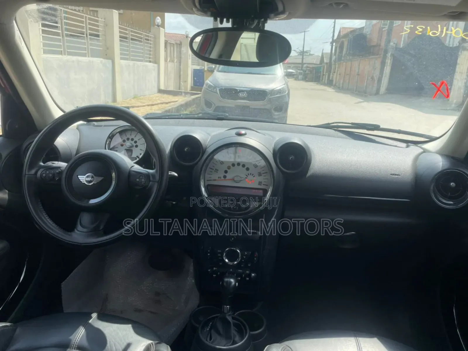Mini Cooper 2013 Red