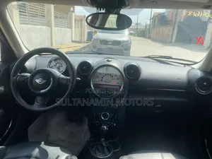 Mini Cooper 2013 Red