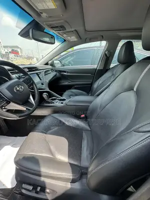 Toyota Camry XSE FWD (2.5L 4cyl 8AM) 2018 Red