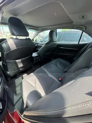 Toyota Camry XSE FWD (2.5L 4cyl 8AM) 2018 Red