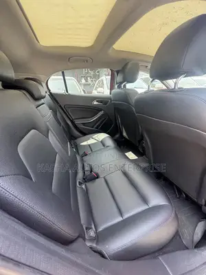 Mercedes-Benz GLA 250 2018 Red