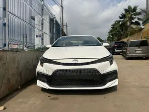Toyota Corolla LE 2020 White