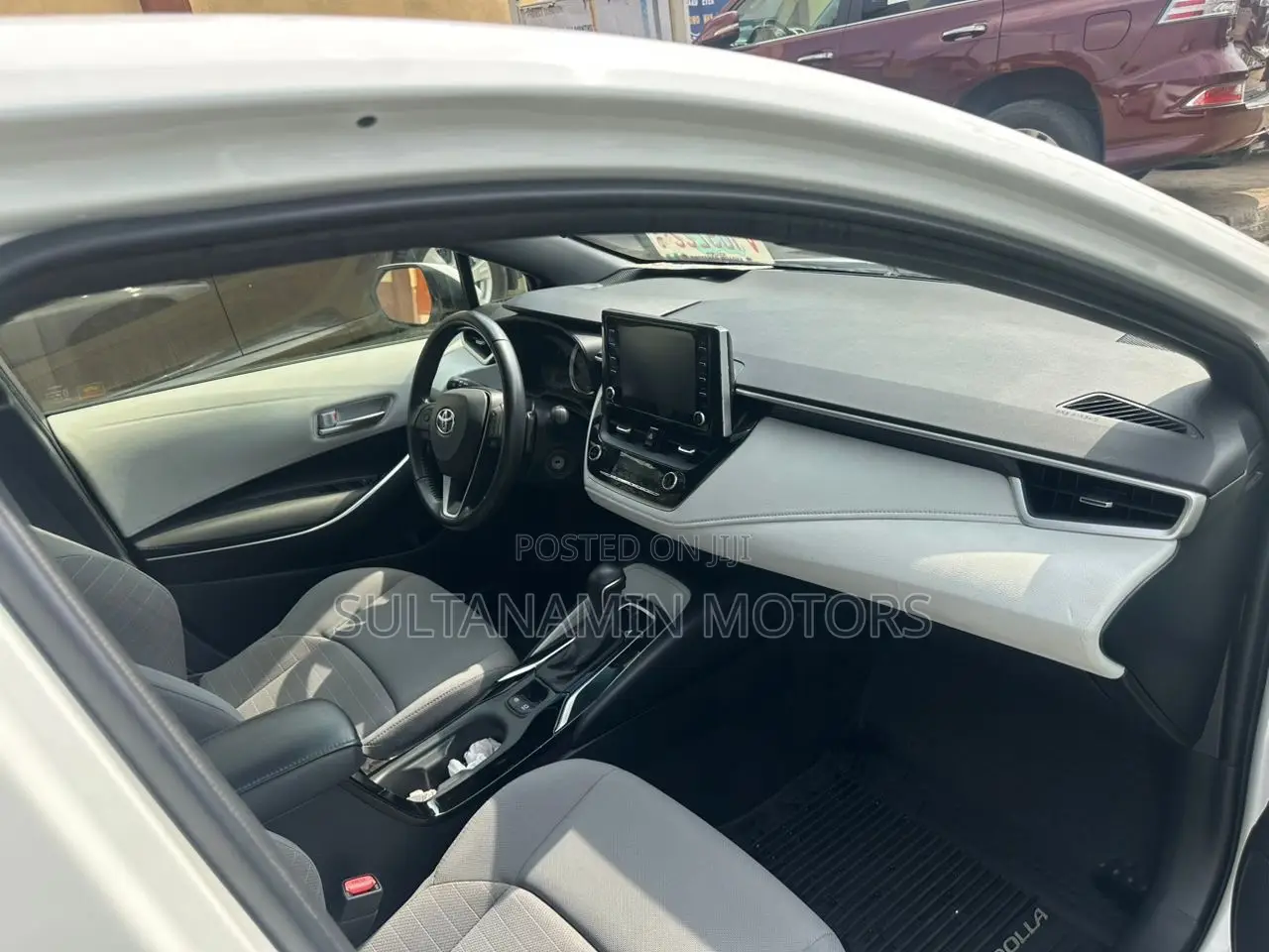 Toyota Corolla LE 2020 White