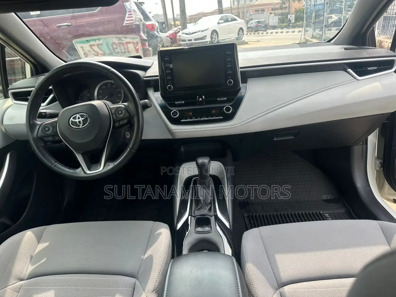 Toyota Corolla LE 2020 White